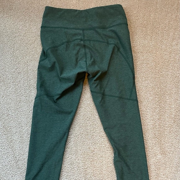Outdoor Voices 7/8 Hunter Green Warmup Compression Leggings - Picture 2 of 4